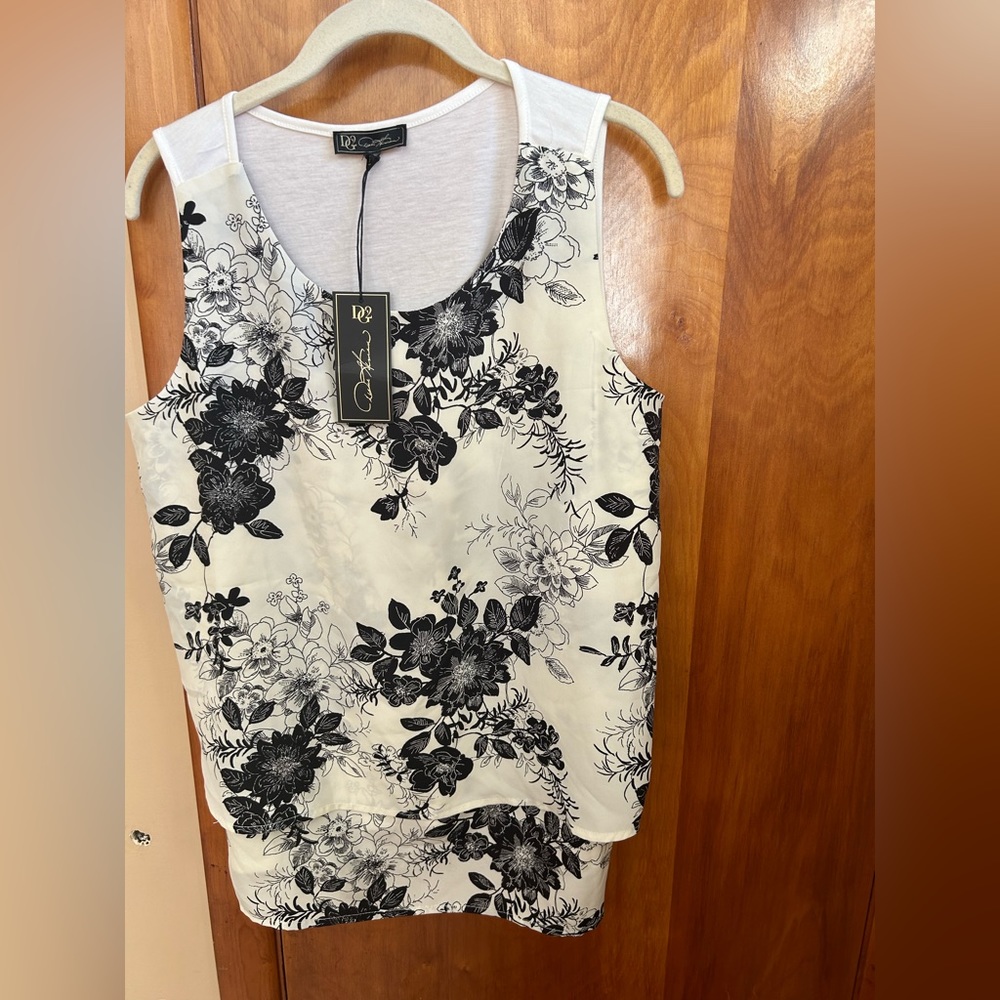 DG2 by Diane Gilman dressy sleeveless top